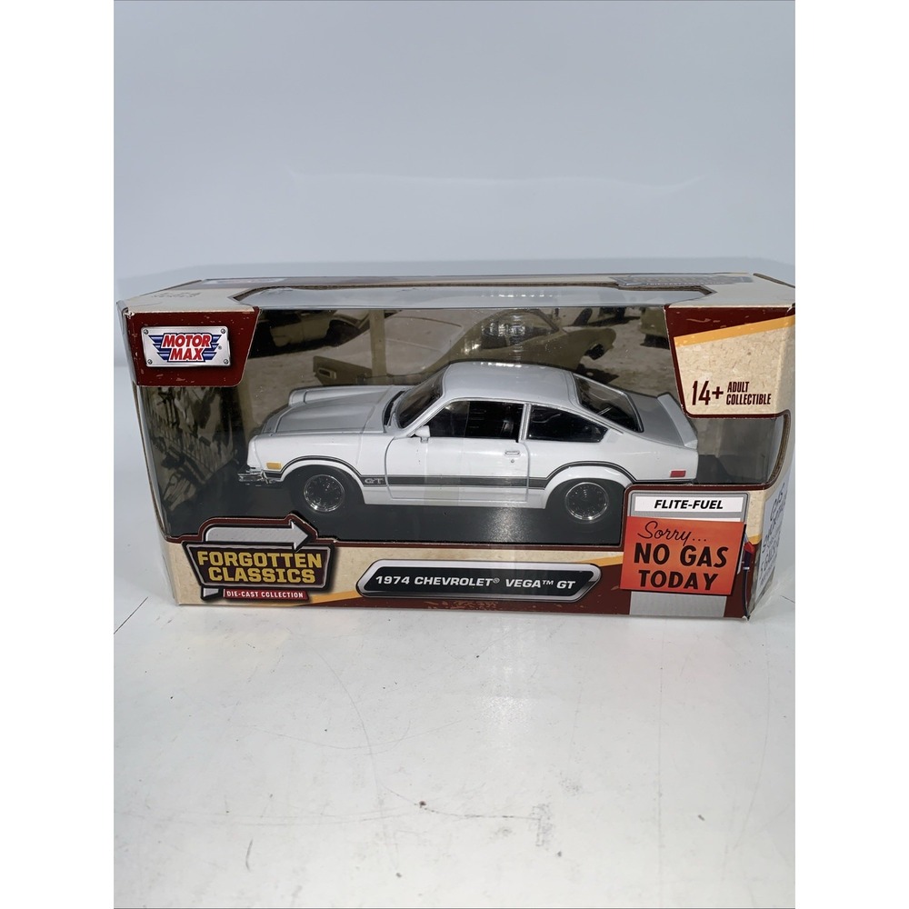 NEW MOTORMAX 1974 Chevrolet Vega GT White 1:24 Diecast Model Car